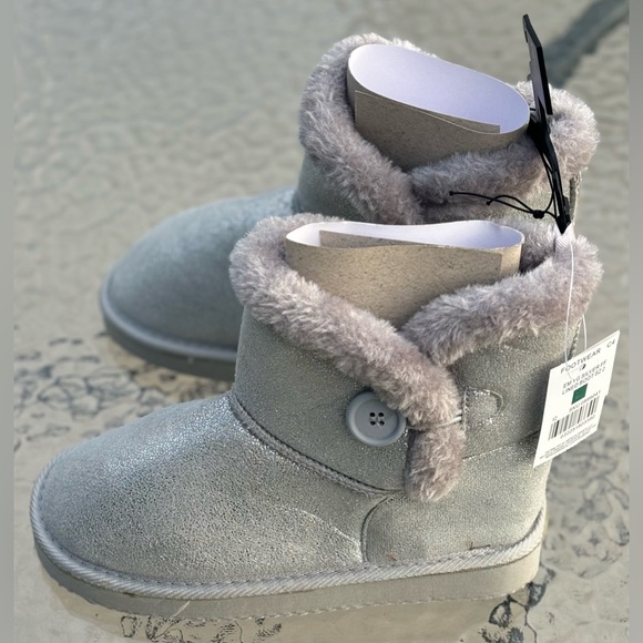 Cute Sliver Boots Size 2 - Picture 5 of 6